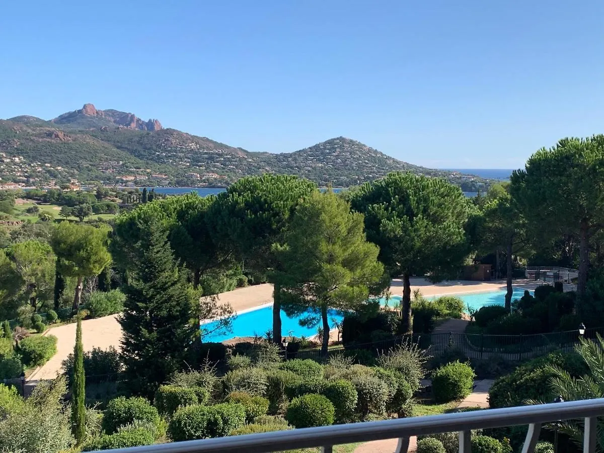 Saint Raphael, Cap Esterel Le Hameau. Vue Mer